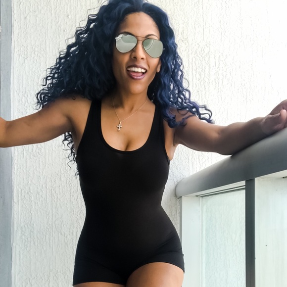 Callie Aviator Sunglasses Black Frame Chrome Lens - Picture 4 of 4